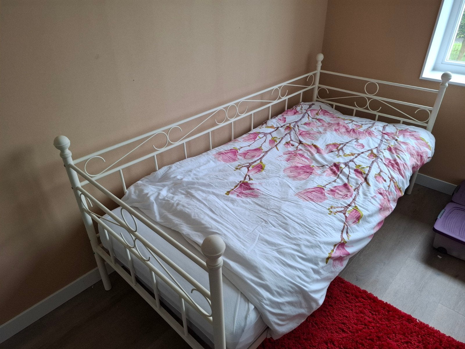 Meisjesbed 90x200 - Wit metalen frame, Ophalen, Gebruikt, 90 cm, Eenpersoons