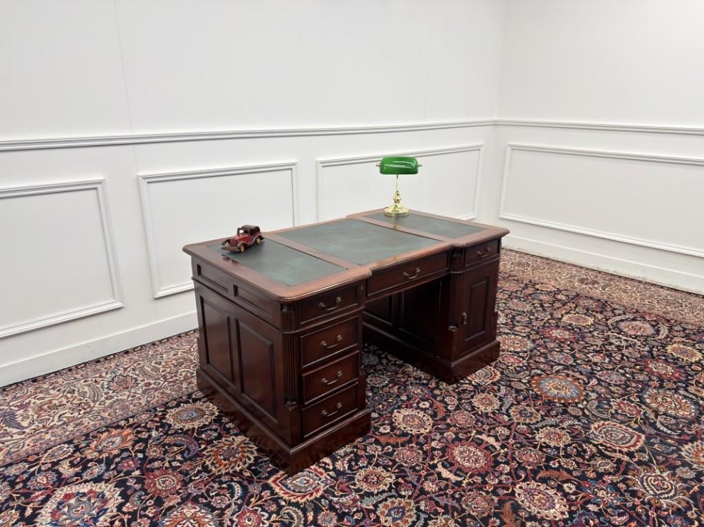 Klassiek Engels Chesterfield Bureau Partnerdesk, Antiek en Kunst, Ophalen