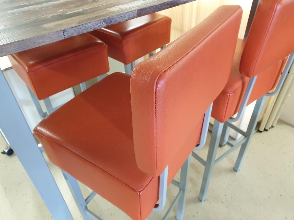 bartafel met krukken, Ophalen, Gebruikt