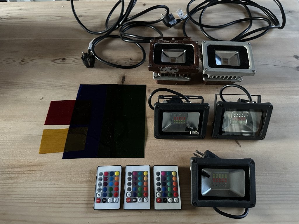 5x Kleuren LED stralers RGB, 3x afstandsbedieningen, Huis en Inrichting, Ophalen of Verzenden