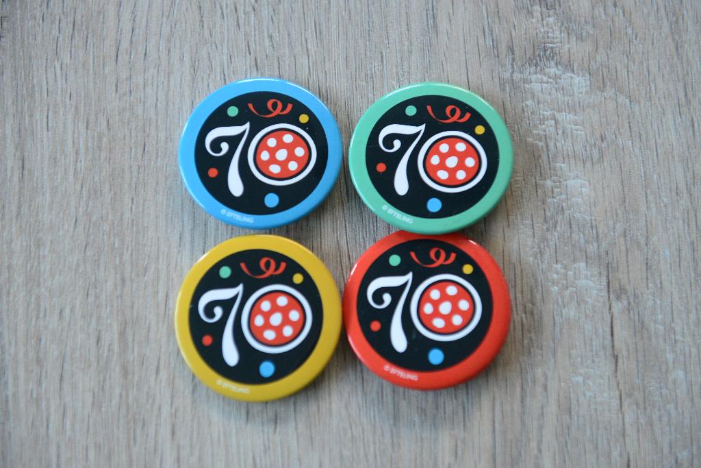 4 BUTTONS EFTELING 70 Jaar alle vier de kleuren, Verzenden, Nieuw, Beeldje of Poppetje