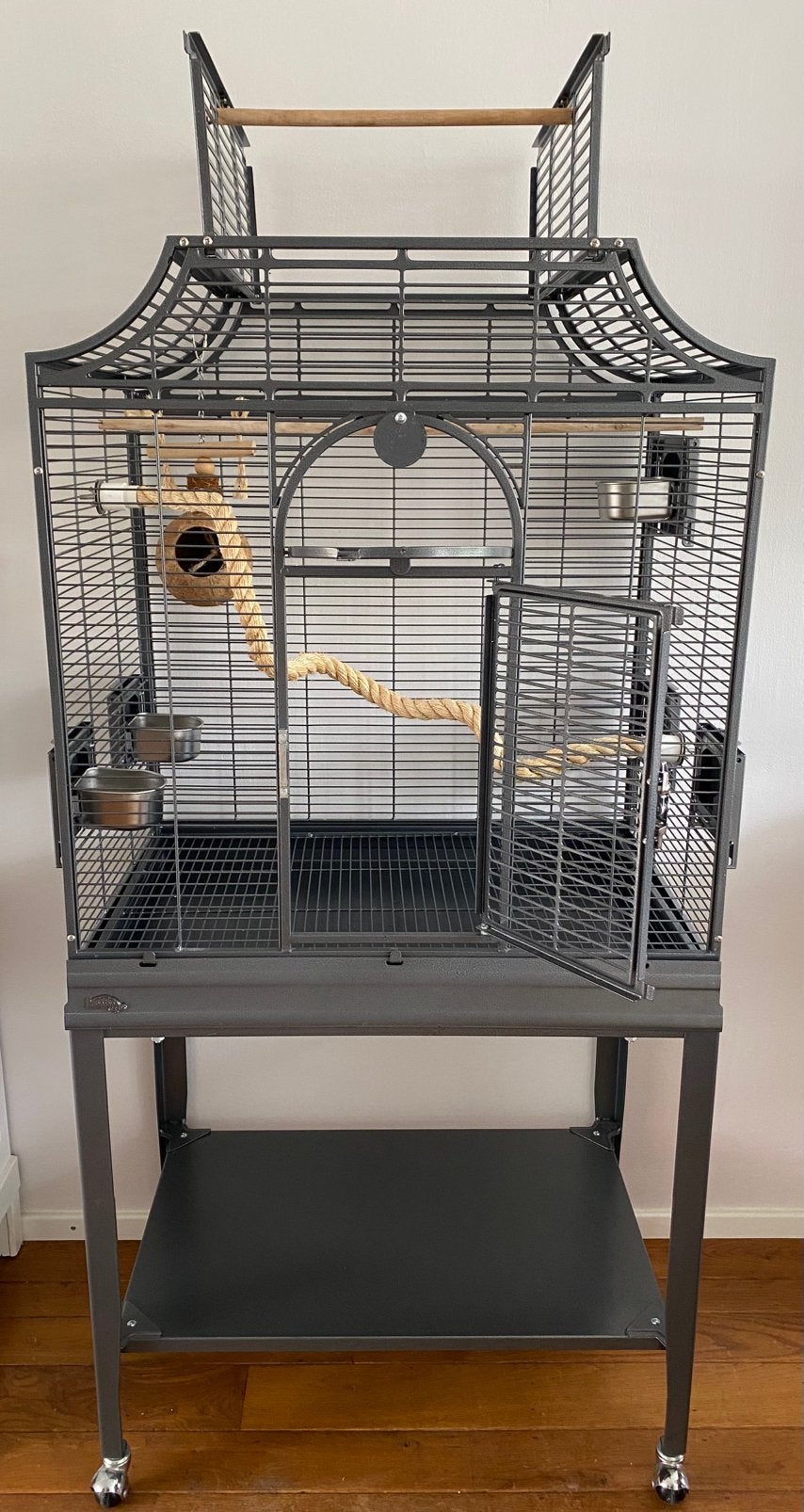 Grote vogelkooi voor parkieten en kleinere papegaai soorten, Dieren en Toebehoren, Ophalen, Zo goed als nieuw, Metaal, Vogelkooi