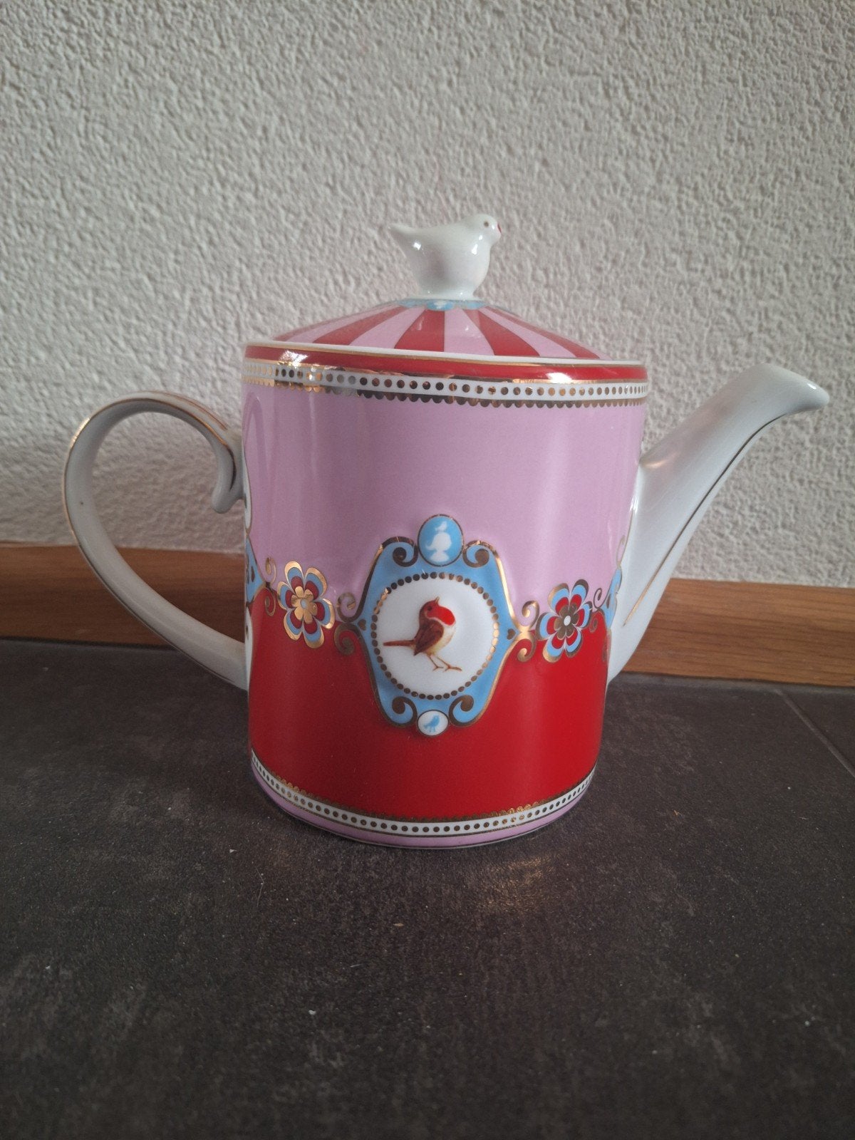 Pip Studio Love Birds Medallion Theepot - Roze/Rood, Huis en Inrichting, Pip Studio, Ophalen of Verzenden, Zo goed als nieuw, Porselein