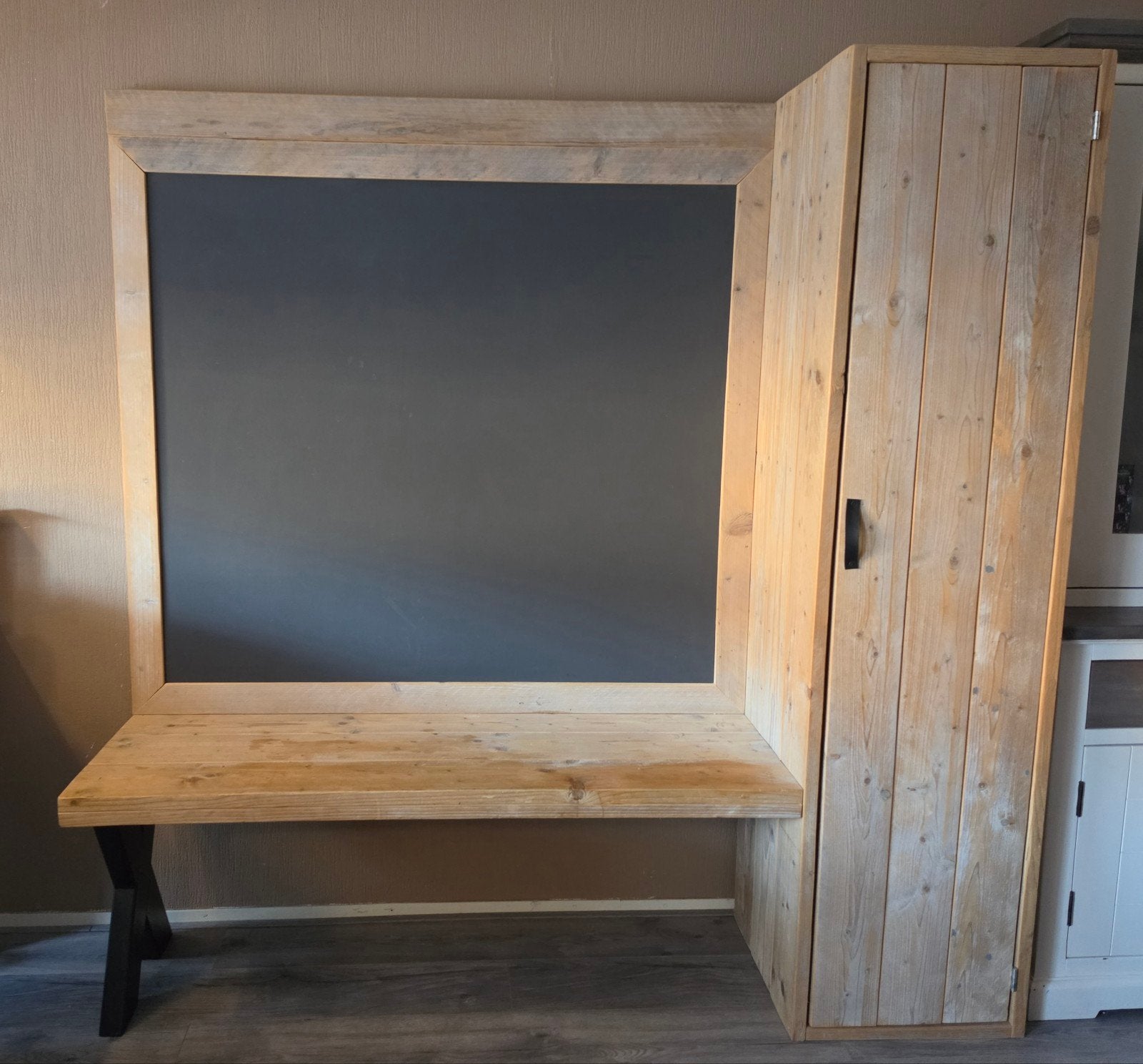 Steigerhouten kinderbureau met kast, Ophalen