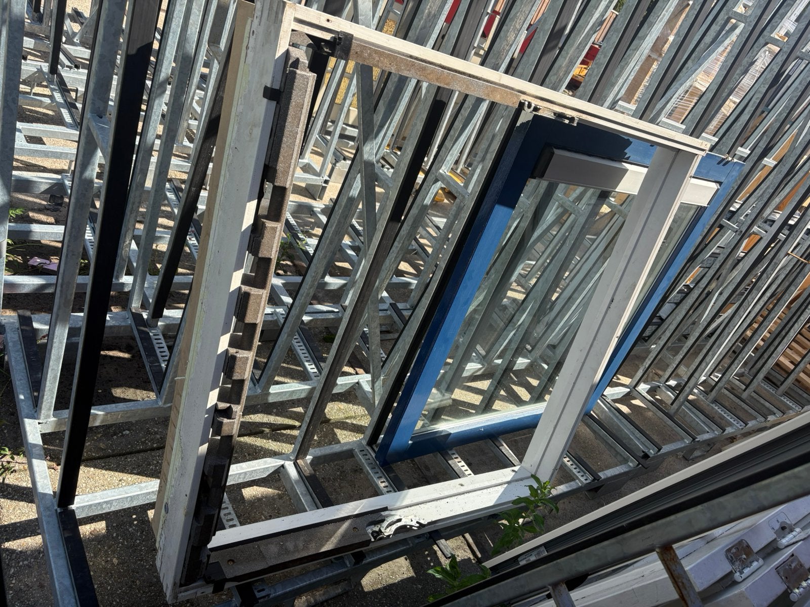 Velux tuimvenster te koop, Raamkozijn, Zo goed als nieuw, Inclusief glas, 75 tot 150 cm
