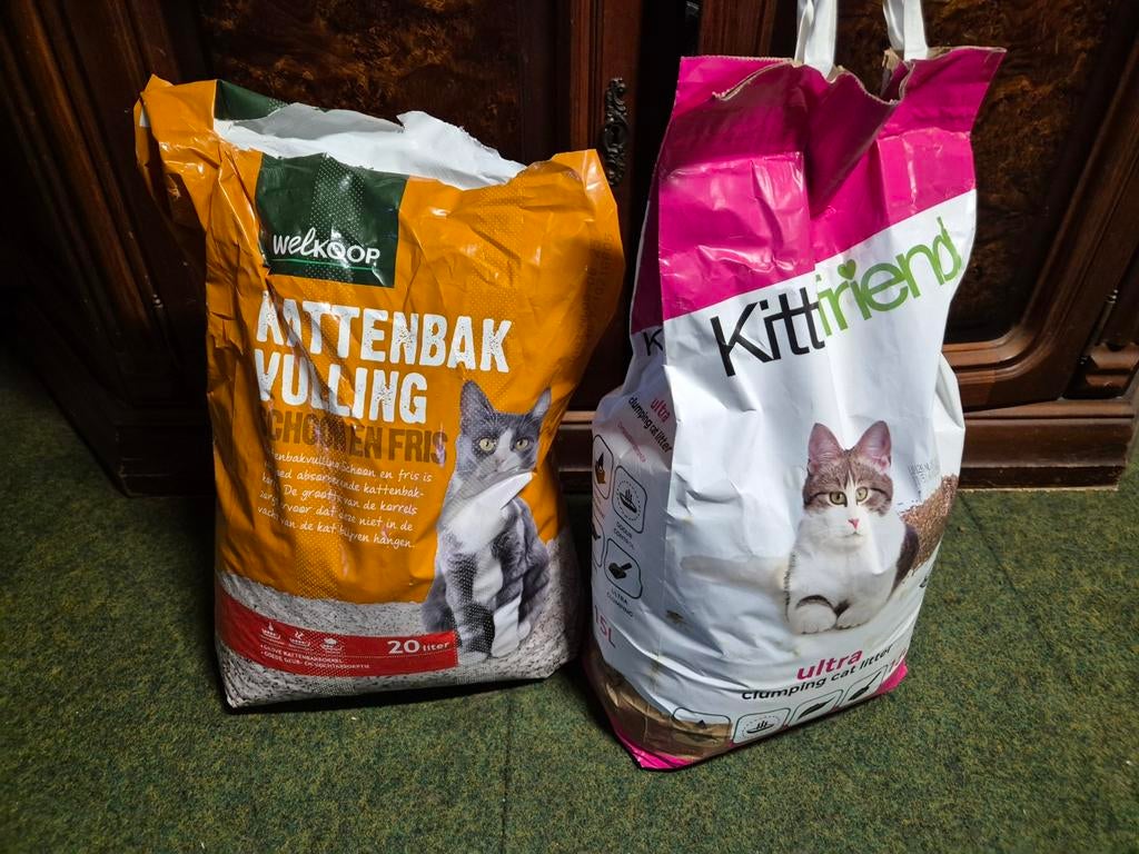 2 zak kattenbak vulling, Ophalen, Nieuw, Gesloten