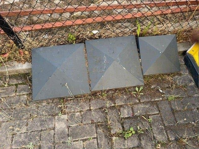 3x paalmuts / pilaarpet, Ophalen, Gebruikt