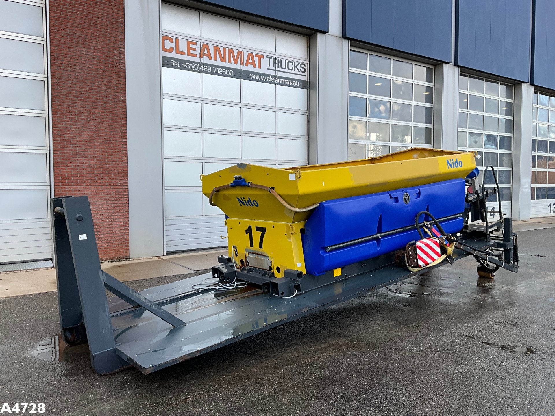 NIDO STRATOS 5m³ zoutstrooier (bj 2006), Clean Mat Trucks B.V., Sales@cleanmat.eu, Wageningsestraat 17
6673DB  ANDELST, NL