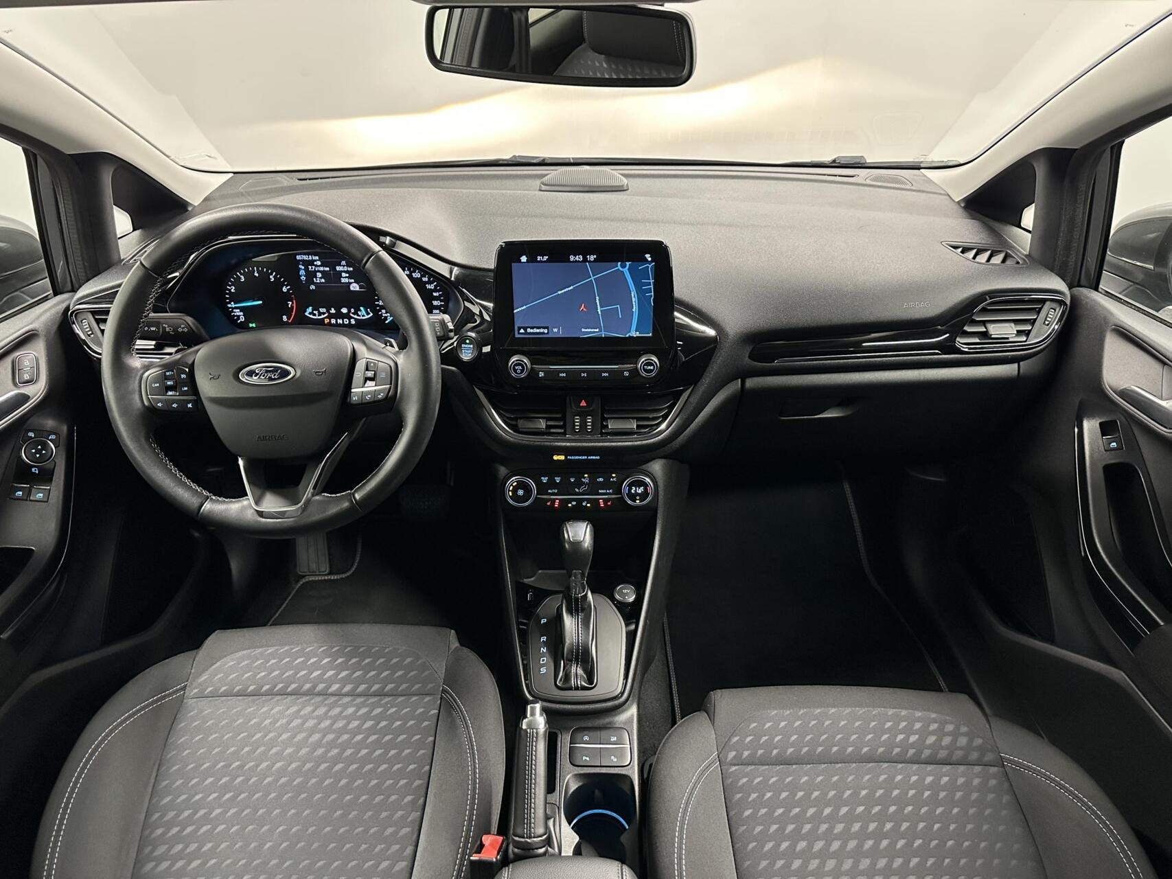 Ford Fiesta 1.0 EcoBoost Titanium TREKHAAK CARPLAY NAVI CRUI, Auto's, Stof, Gebruikt, Euro 6, Met garantie (alle)