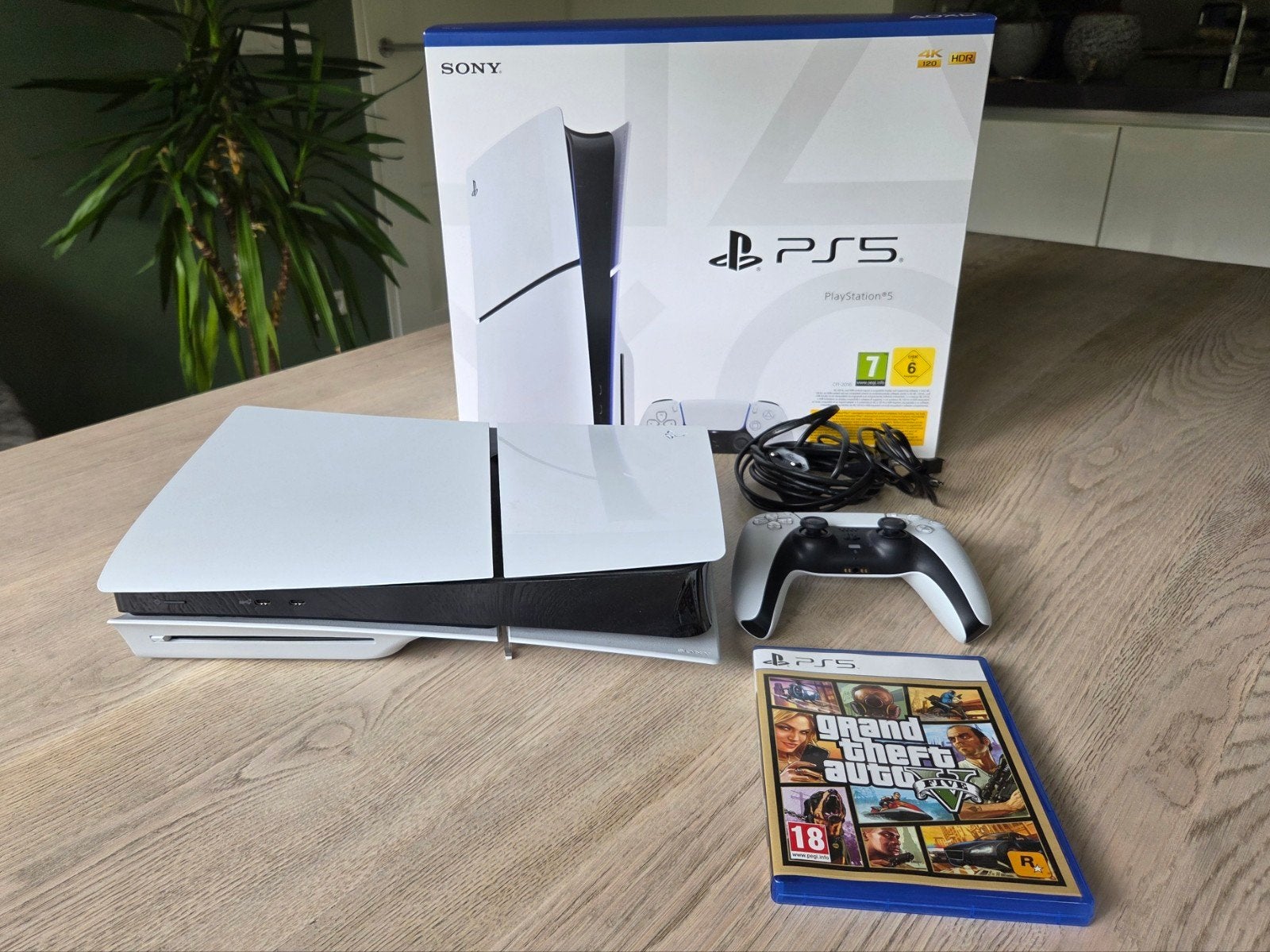 PlayStation 5 Slim Disc Edition 1TB + spel GTA5 + verpakking, Spelcomputers en Games, Ophalen, Zo goed als nieuw, Playstation 5
