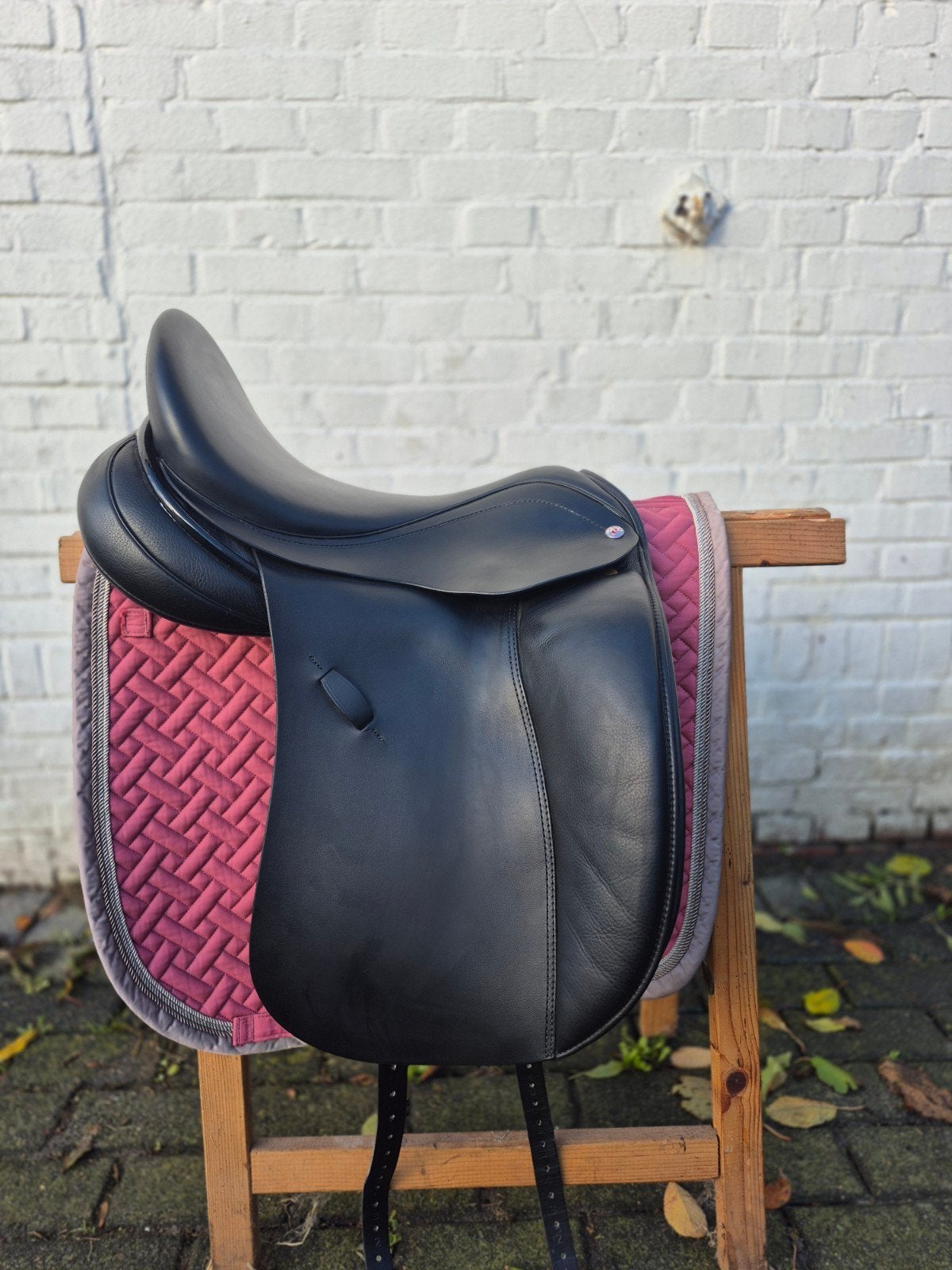 Schutte dressuurzadel 17,5 inch XW, Dieren en Toebehoren, Ophalen, L (17.5 inch), Extra wijd, Dressuur