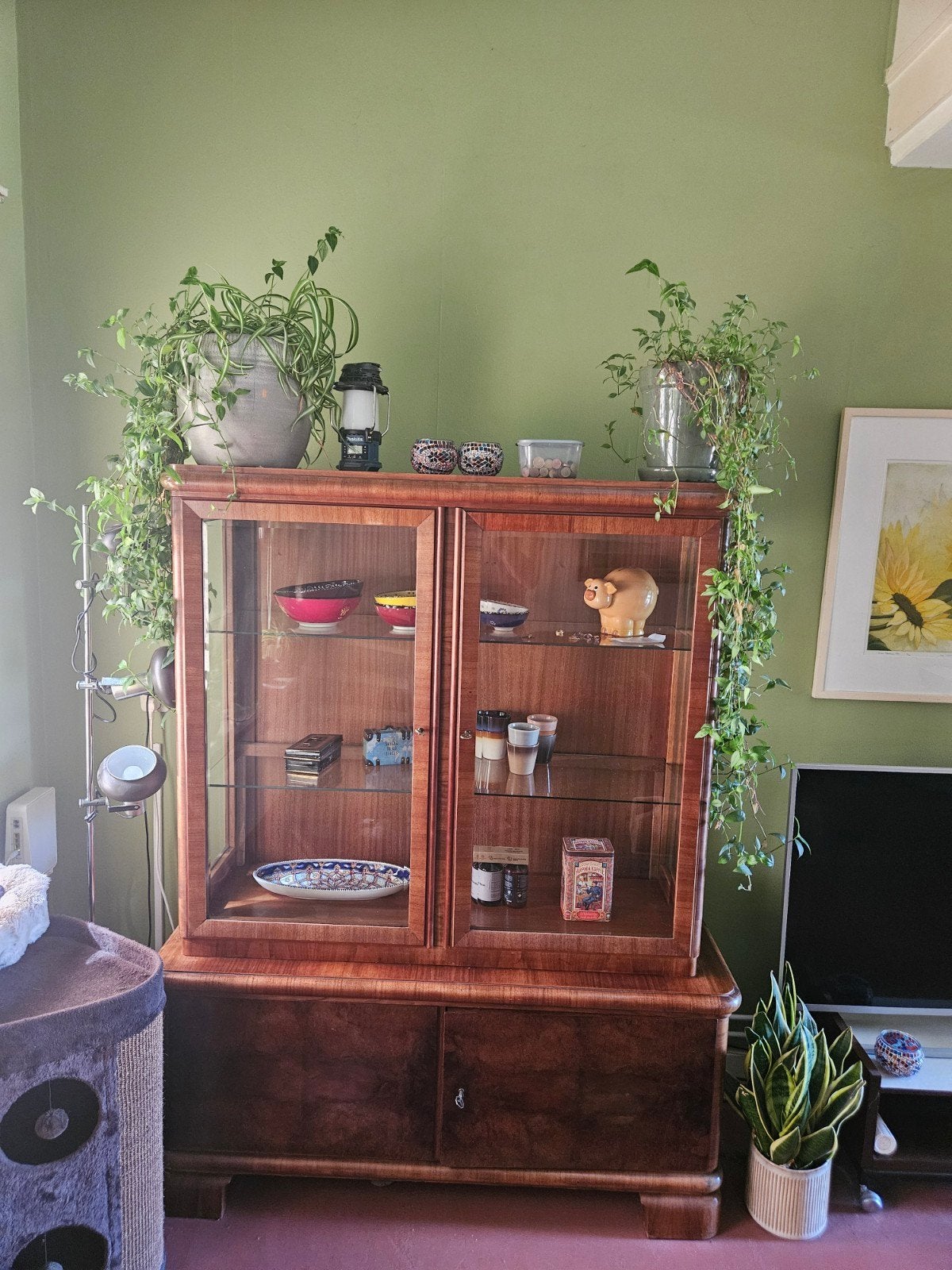 Vintage vitrinekast met glazen deuren, Antiek en Kunst, Ophalen of Verzenden