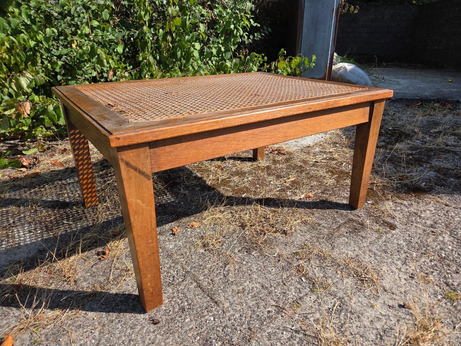 Eikenhouten salontafel met webbing, Ophalen, Gebruikt, 50 tot 100 cm, 50 tot 100 cm
