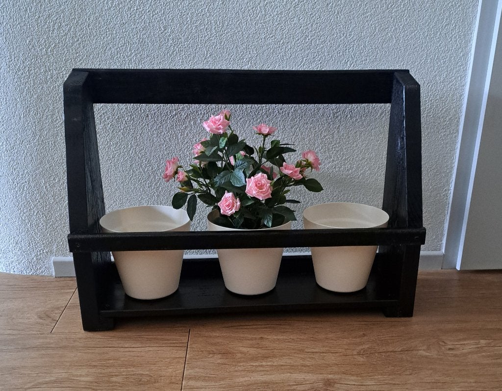 Plantenrek voor tegen muur of schutting,  kleur diep zwart., Tuin en Terras, Minder dan 30 cm, Ophalen of Verzenden, Zo goed als nieuw