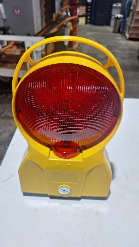 12 x Waarschuwingslicht bakenlicht, Ophalen, Gebruikt, Industriepark 2a 9351PA Leek, H.O.Albert Ale Slotema