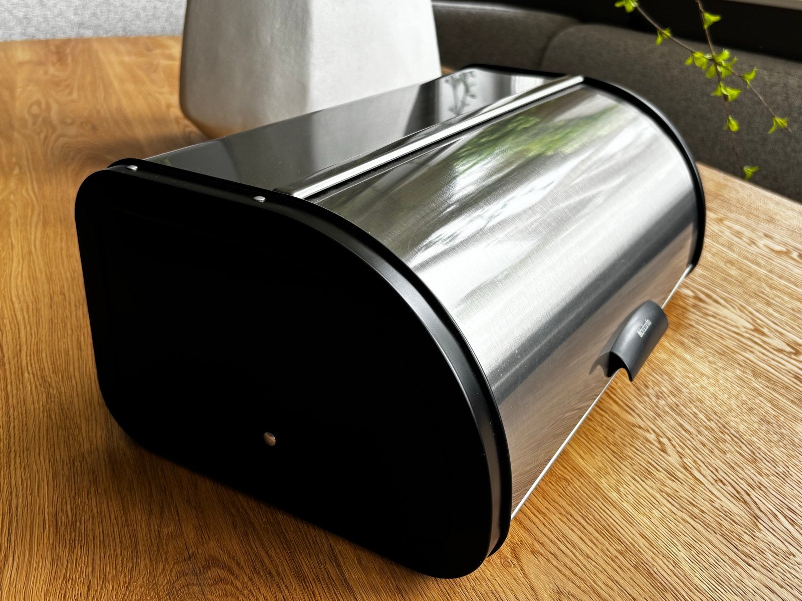 Brabantia Broodtrommel RVS Matt Steel met Zwarte Details, Huis en Inrichting, Ophalen, Zilver, Zo goed als nieuw, Metaal
