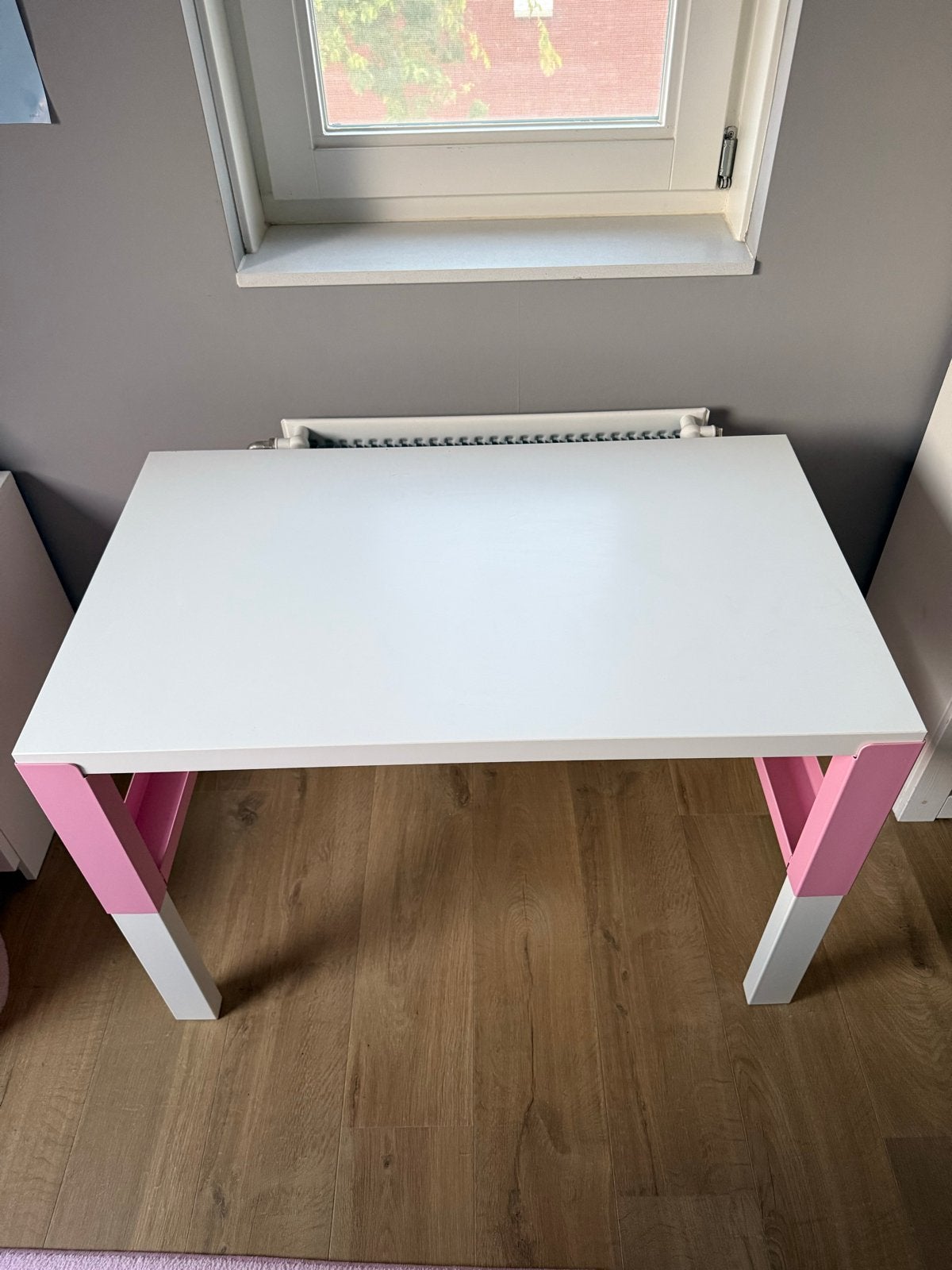 IKEA Pahl bureau - wit met roze poten, Ophalen, Gebruikt