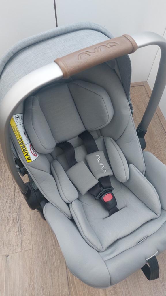 Nuna Pipa autostoel maxicosi & Isofix base, Kinderen en Baby's, Autostoeltjes, Zo goed als nieuw, Overige merken, 0 t/m 13 kg