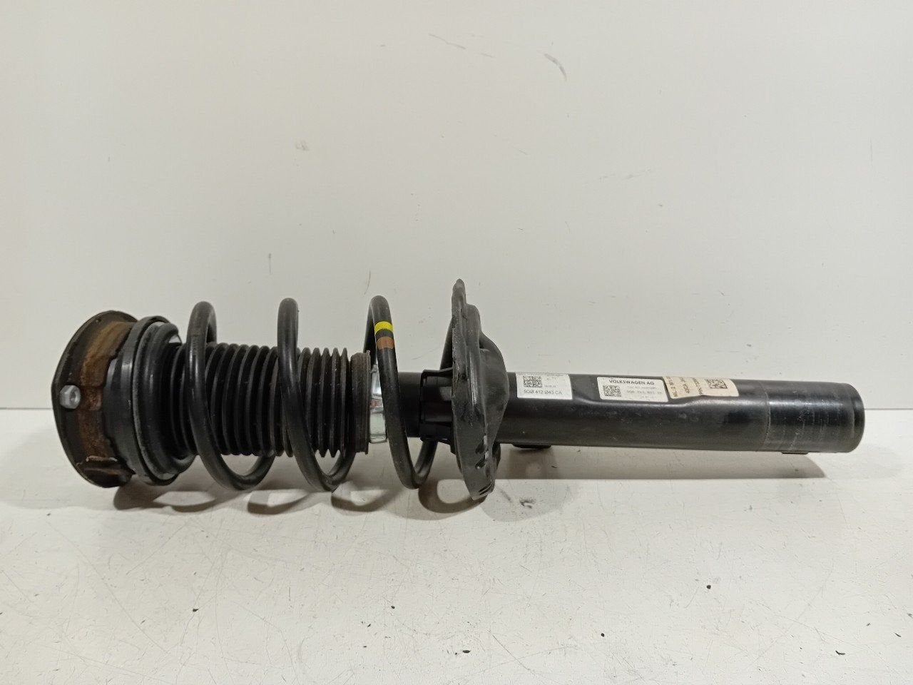 Veerpoot links voor Volkswagen Golf, Onderdelen@venauto.nl, Van der Ven Autorecycling B.V., Gebruikt, Ettenseweg 76, 4706 PB Roosendaal, The Netherlands
