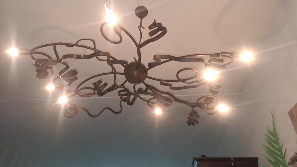 Unieke smeedijzeren plafondlamp, handgemaakt design, Huis en Inrichting, Lampen | Hanglampen, Modern, Artistiek, Industrieel, Gebruikt