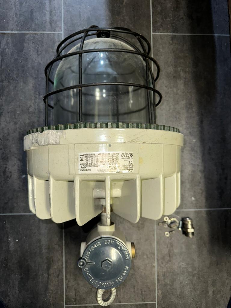 Industriële lamp, Ophalen