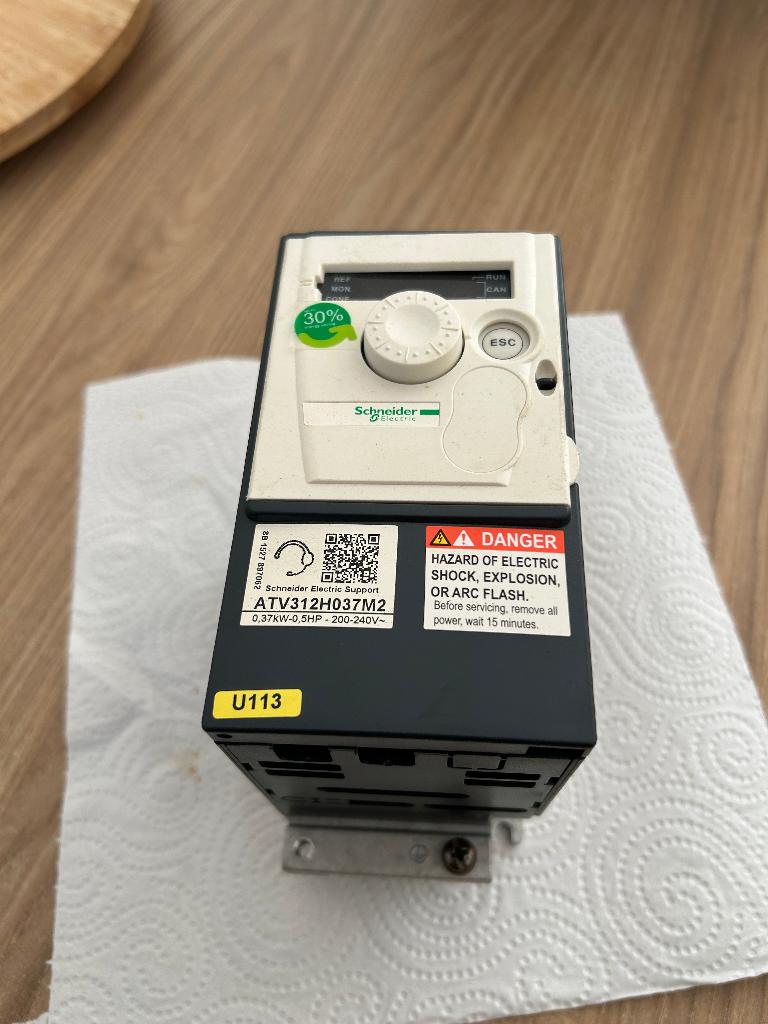 :Schneider Electric Frequentieregelaar ATV312H037M2, Ophalen of Verzenden, Gebruikt