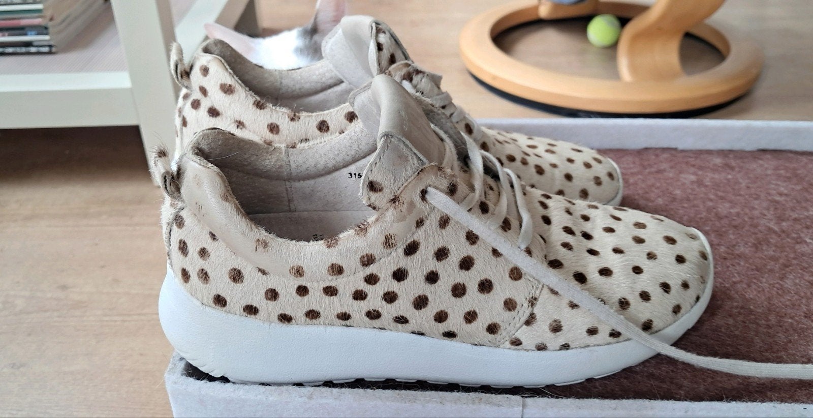 Est 1842 sneakers met ponyhaar en animalprint  maat 40, Est 1842, Beige, Ophalen of Verzenden, Sneakers of Gympen