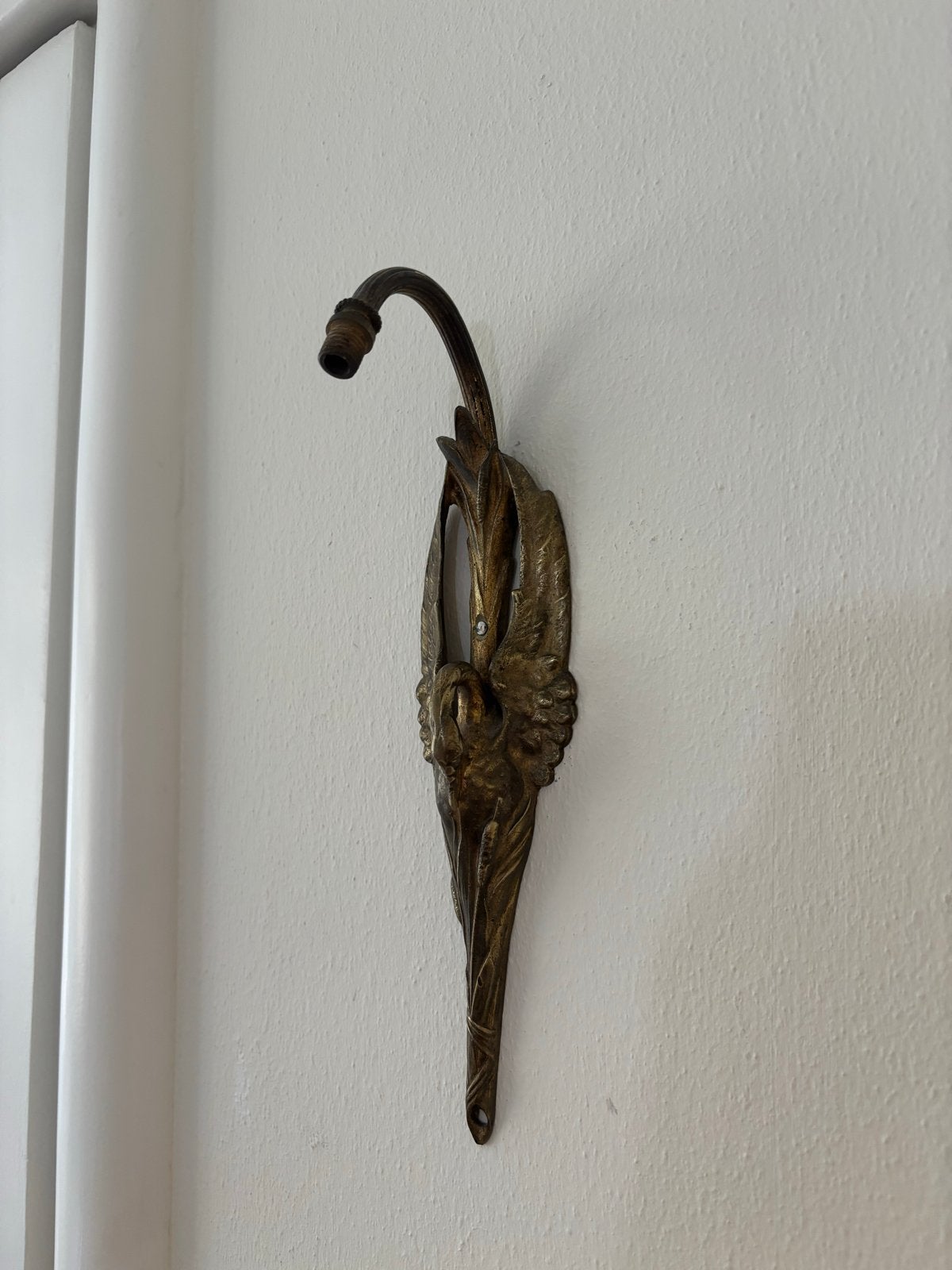 Antieke zwaan lampenvoet voor plafond of wand, Gebruikt, Overige fittingen, Ophalen of Verzenden, Metaal