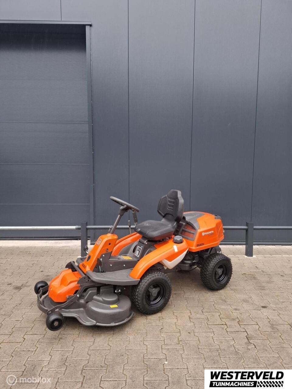 Jong gebruikte Husqvarna R214TC comfort edition 103 cm, Zakelijke goederen, Machines en Bouw | Tuin, Park en Bosbouw, Husqvarna