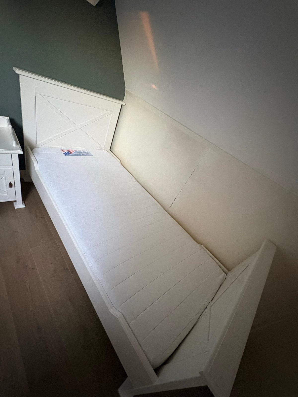 New England Meubelset: Bureau, Kledingkast, Bed, Muurplank, Ophalen, Eenpersoons, Wit, 200 cm