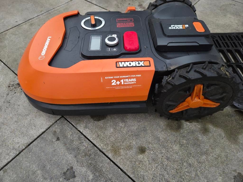 WORX Landroid L1000-2.0 WR147E.1 robotmaaier 1000m² + extra, Tuin en Terras, Robotmaaiers, Gebruikt, 20 tot 25 cm, Met regensensor