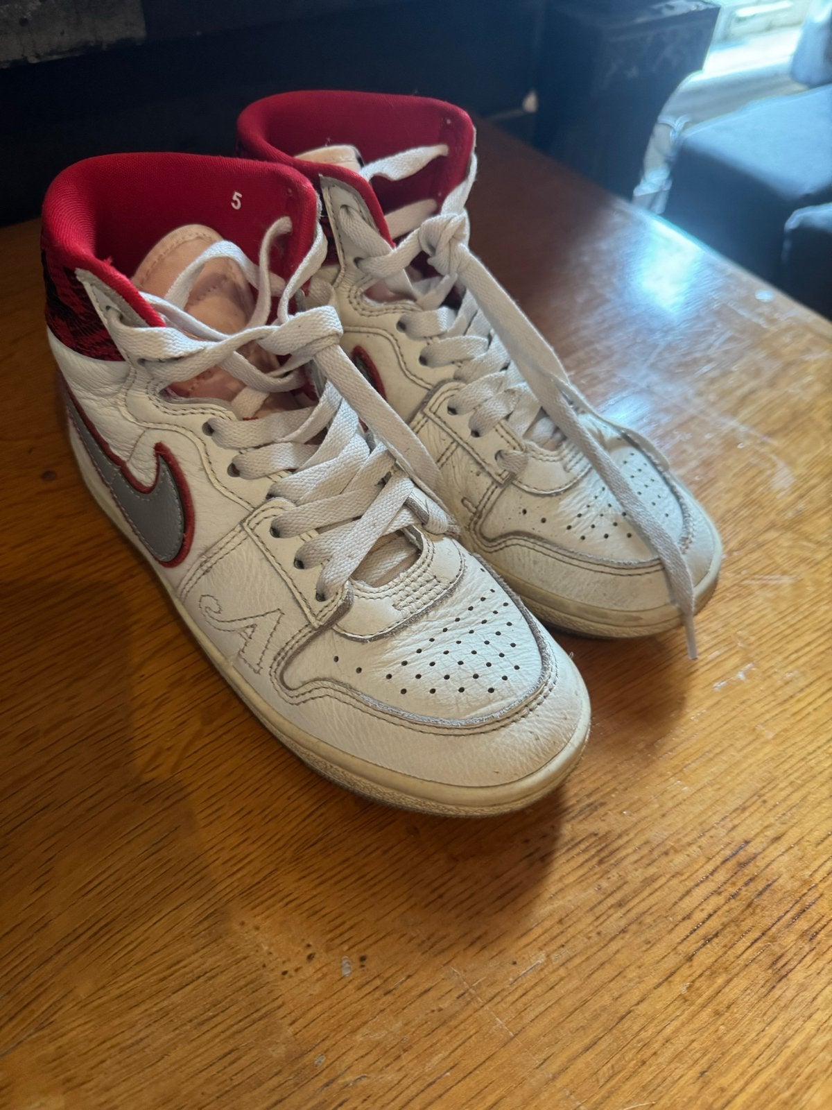 Jordan sneakers rood wit maat 37,5, Kleding | Heren, Ophalen, Gedragen, Overige kleuren