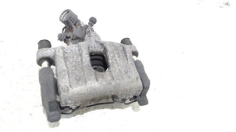 Remklauw links achter Ford Focus, Auto-onderdelen, Onderdelen@venauto.nl, Van der Ven Autorecycling B.V., Gebruikt, Ettenseweg 76, 4706 PB Roosendaal, The Netherlands