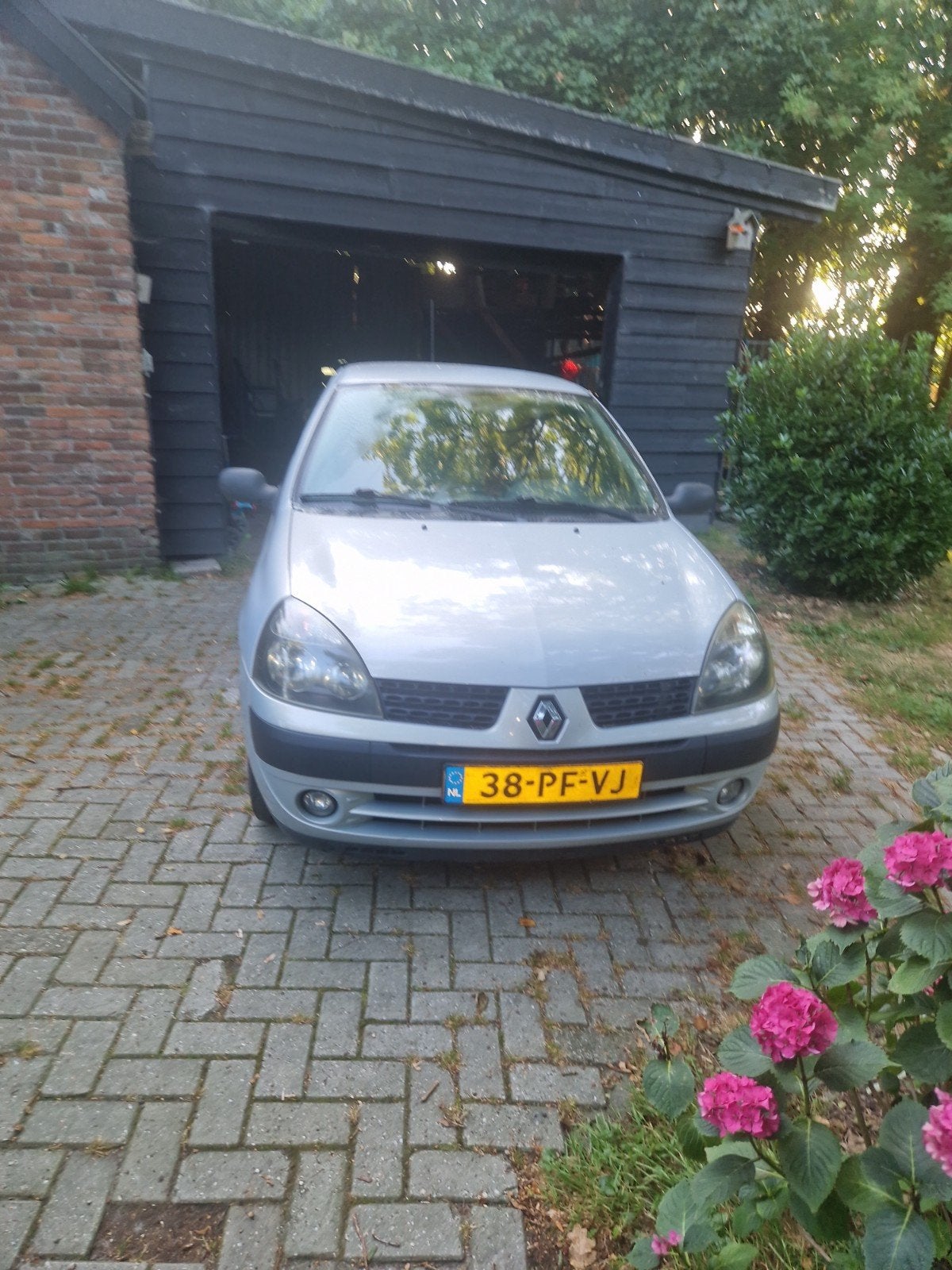 Renault Clio 1.2 16V 3DR 2005 2004 Grijs, Auto's, Renault, Particulier, Clio, Benzine, C, Hatchback, Handgeschakeld, Origineel Nederlands