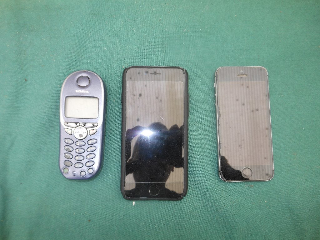 Partij telefoons: Siemens C45 en twee iPhones, Telecommunicatie, Ophalen, Gebruikt, Overige modellen, Geen camera