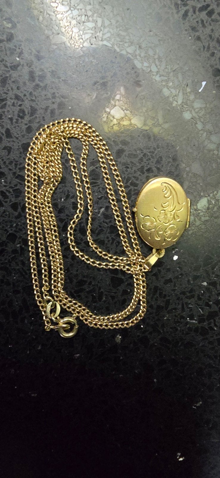 Gouden ketting met medailjon 14 karaat, Met hanger, Ophalen of Verzenden, Zo goed als nieuw, Goud