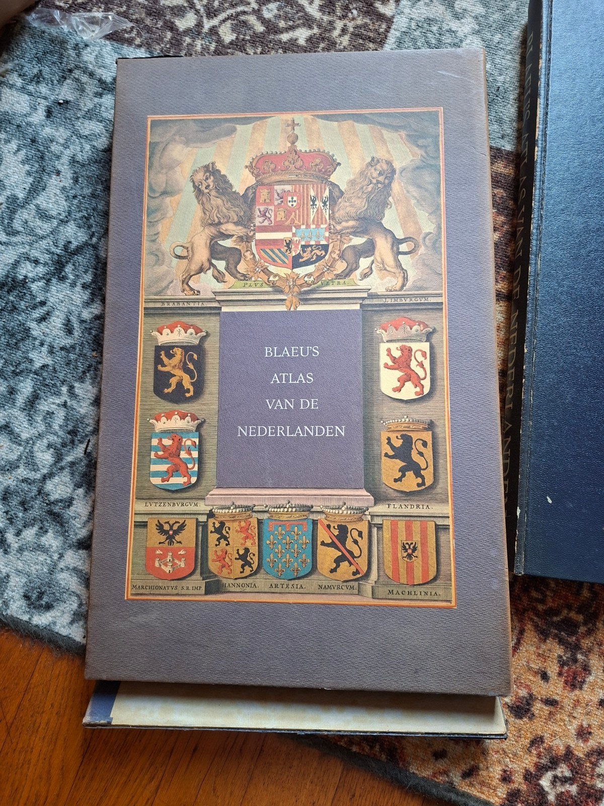 Blaeu's Atlas van de Nederlanden - Facsimile uitgave, Overige atlassen, 1800 tot 2000, Nederland, Joan Blaeu, C. Broekema