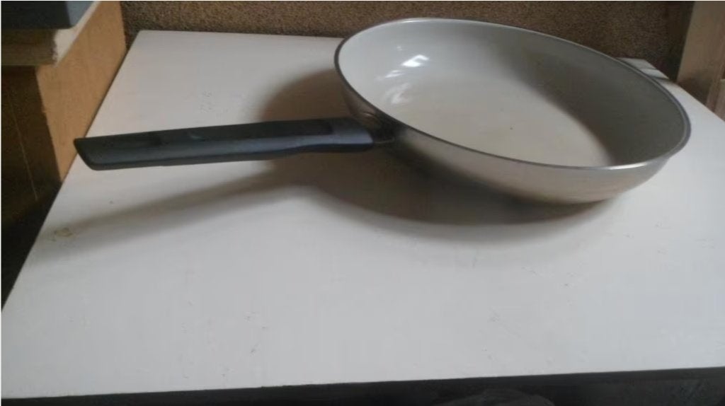 Koekenpan Ernesto RVS 29,5 cm. hapjespan, bakpan, pan, Koekenpan, Antiaanbaklaag, Gebruikt, Aluminium