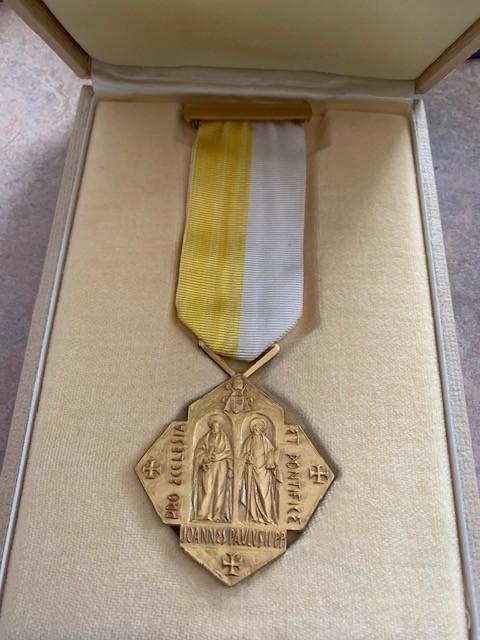 Pro Ecclesia pauselijke onderscheiding, Ophalen of Verzenden, Overige materialen, Buitenland