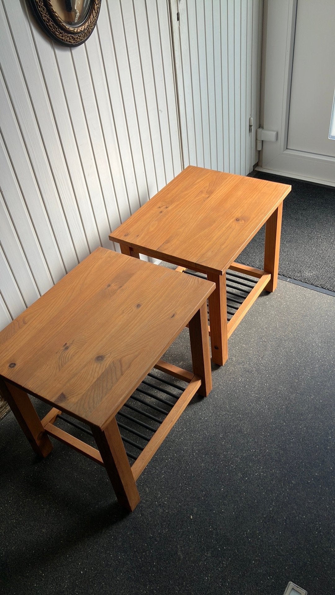 2 houten nachtkastjes/tafeltjes, Ophalen, Zo goed als nieuw, Minder dan 45 cm, 55 tot 70 cm