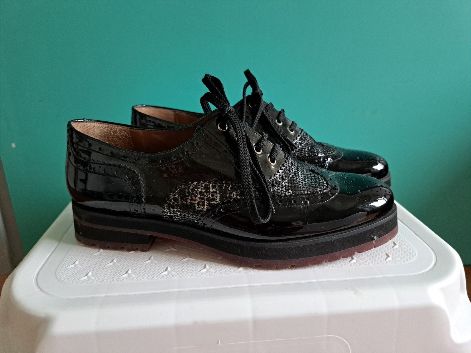 Pertini Brogues Lakleer Zwart Maat 39, Pertini, Schoenen met lage hakken, Zwart, Ophalen of Verzenden