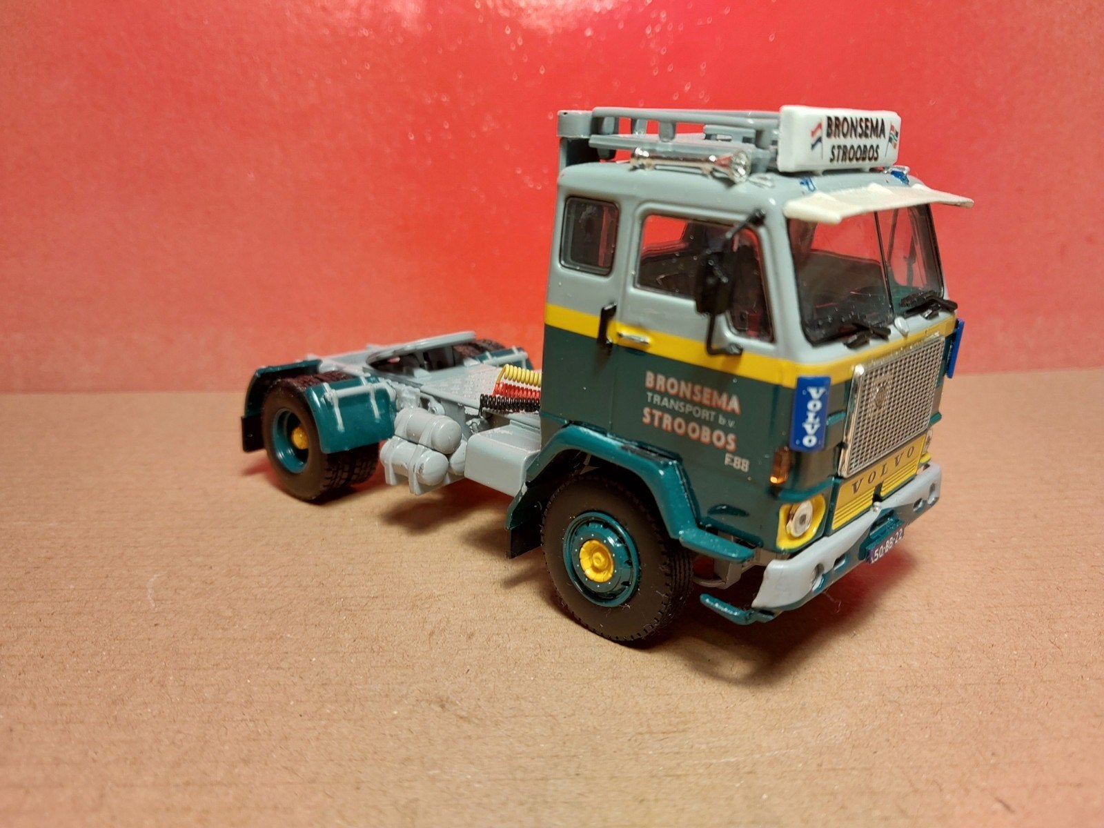 Volvo F88 Bronssema Transport Stroobos modeltruck, Overige merken, 1:32 tot 1:50, Ophalen of Verzenden, Zo goed als nieuw