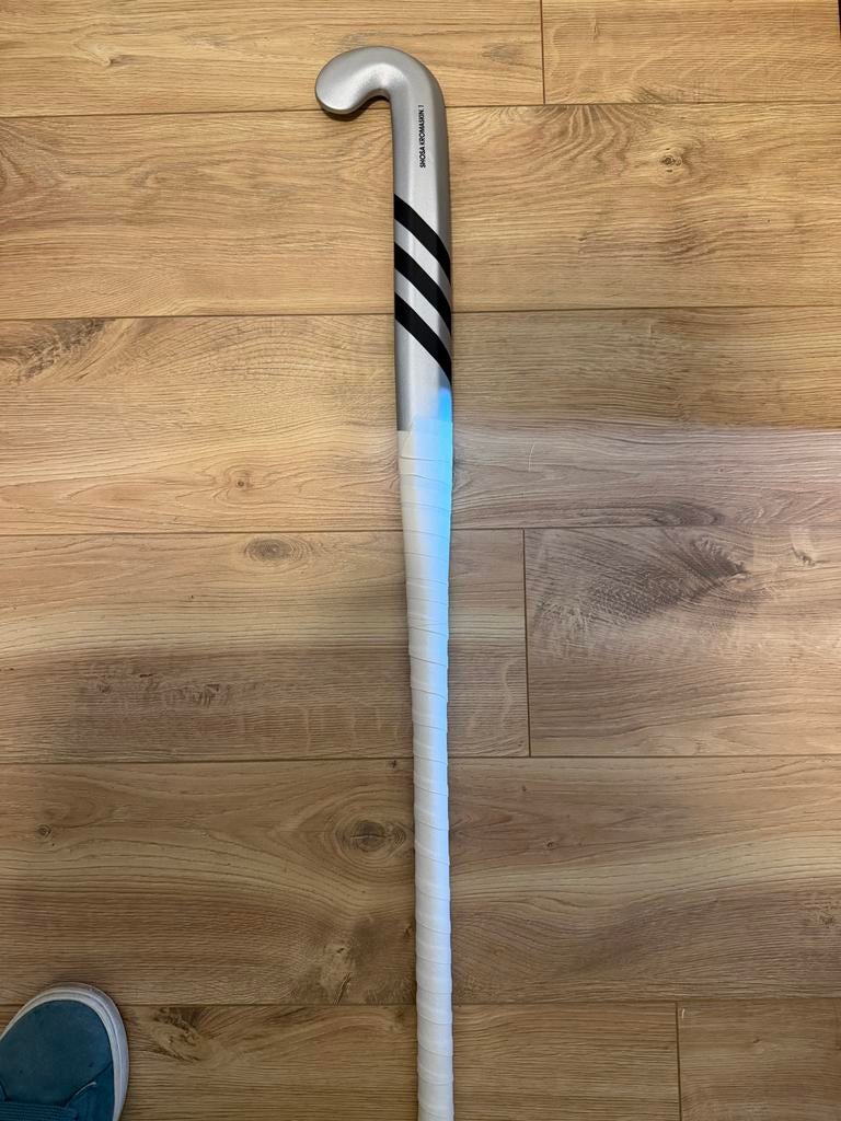 Adidas Kromaskin Shosa Hockeystick 38,5, Ophalen of Verzenden, Zo goed als nieuw, Massagetafel
