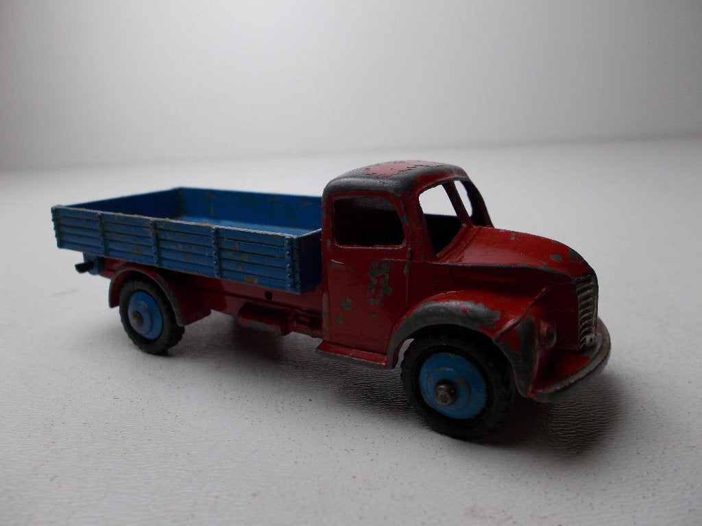 1955 Dinky Toys 343 DODGE FARM WAGON (Rood/Blauw)