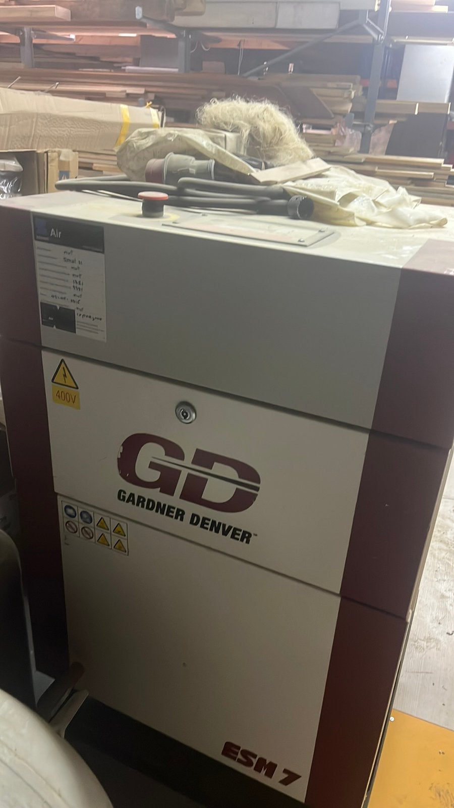 Gardner Denver ESM 7 Schroefcompressor - 400V -, Doe-het-zelf en Verbouw, 100 liter of meer, Ophalen, Zo goed als nieuw