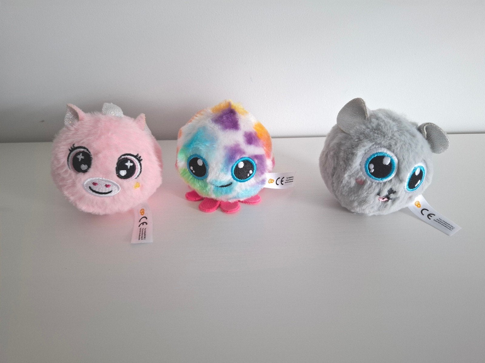 Nieuw 3 x stuks knuffel ballen:octopus, unicorn, poes, Kinderen en Baby's, Speelgoed | Knuffels en Pluche, Ophalen of Verzenden