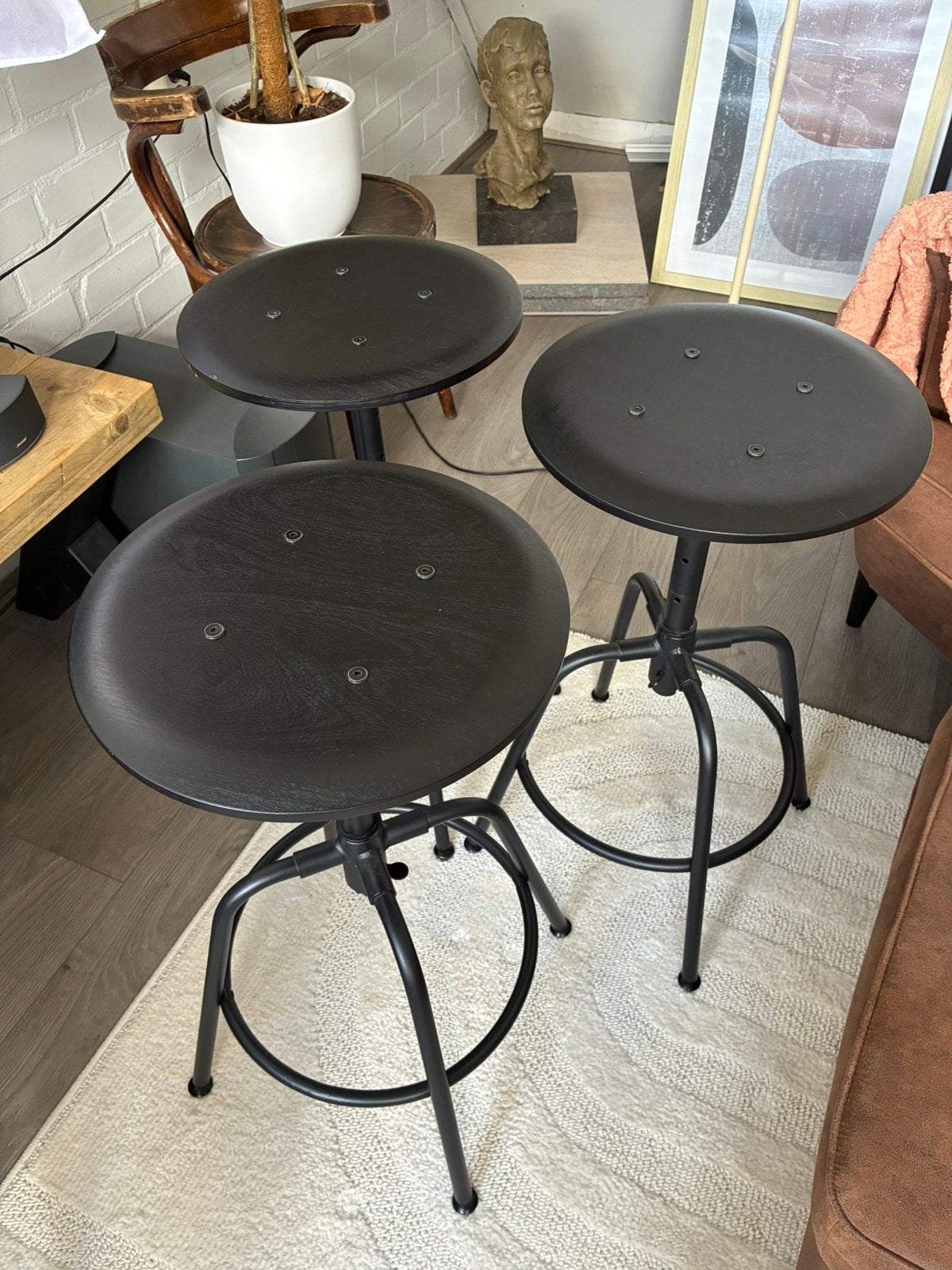 Drie zwarte Kullaberg barkrukken van Ikea, Huis en Inrichting, Barkrukken, Ophalen, In hoogte verstelbaar, 60 tot 90 cm, Zo goed als nieuw