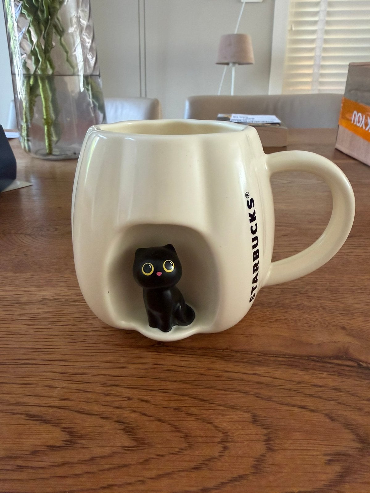 Starbucks halloween mok met kat 2026, Huis en Inrichting, Nieuw, Overige stijlen, Starbucks, Porselein
