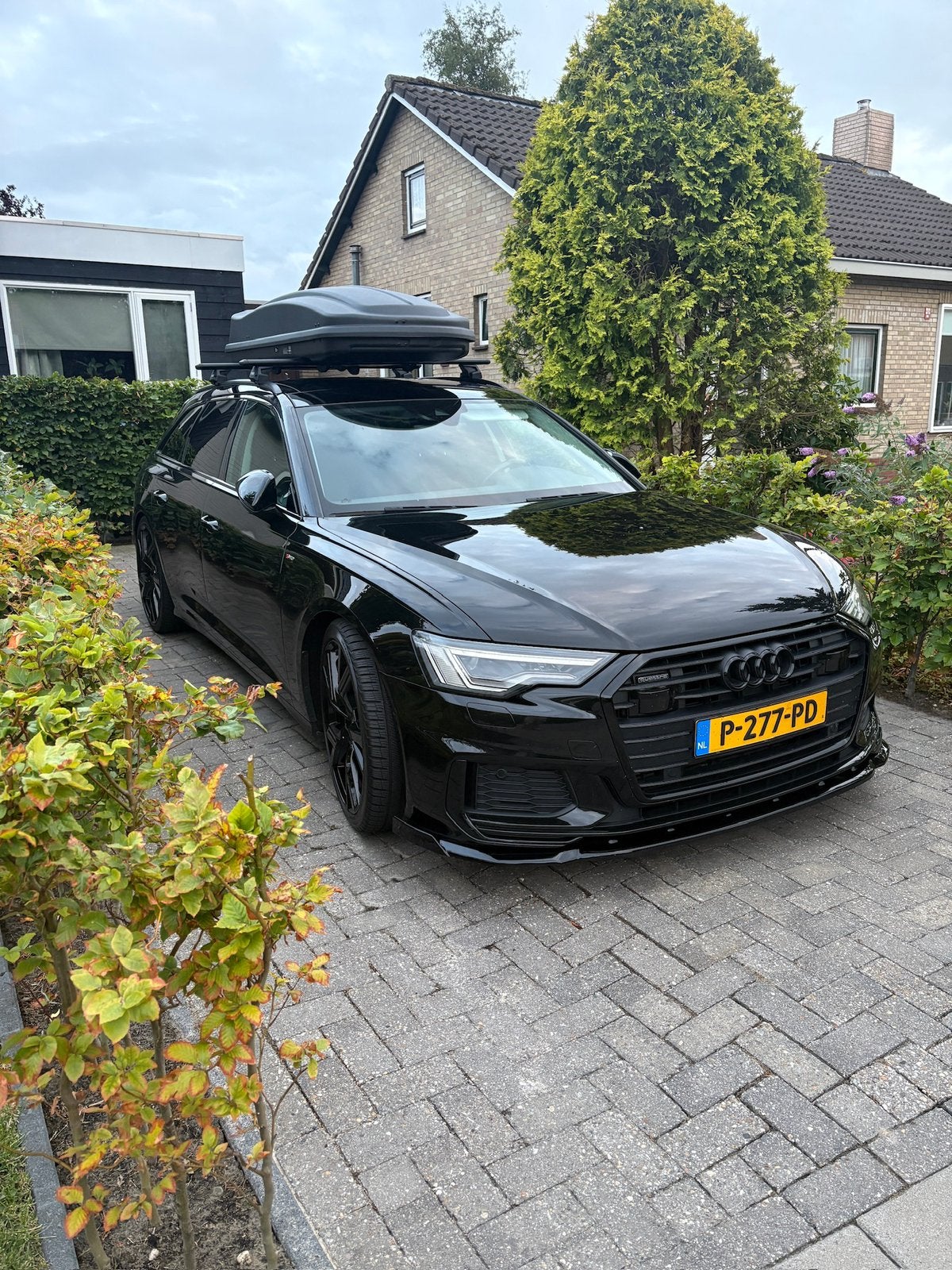 Te huur Dakkoffer 340 liter incl thule dakdragers, Ophalen, Zo goed als nieuw