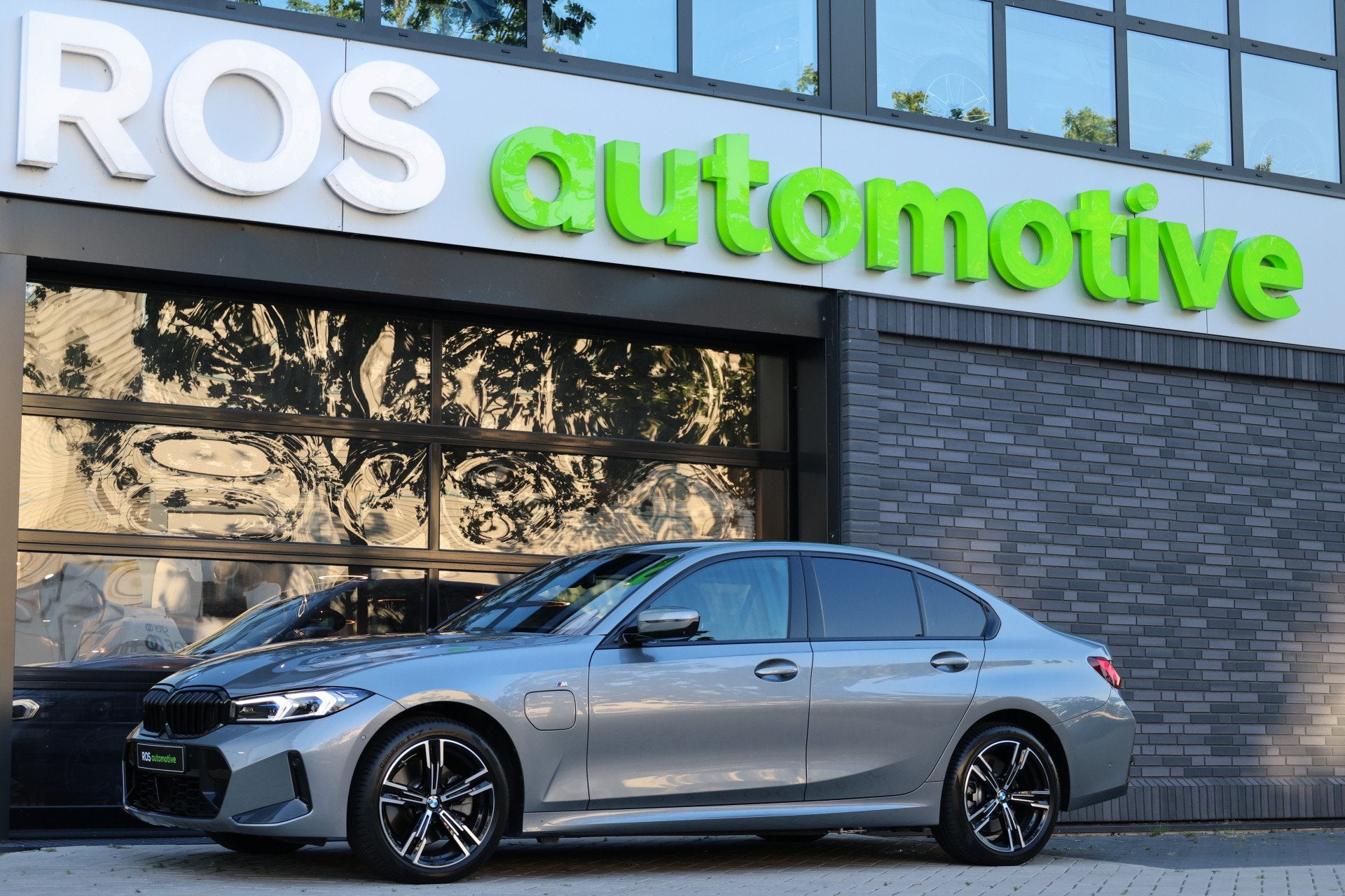 BMW 3-serie 330e M-SPORT | BTW | ACC | MEMORY | HUD | LED |, Auto's, Achterwielaandrijving, Gebruikt, Zwart, 4 cilinders